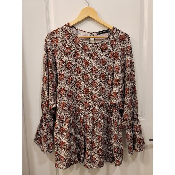 Zara Bell Sleeve Romper in Floral Print - Picture 2 of 10